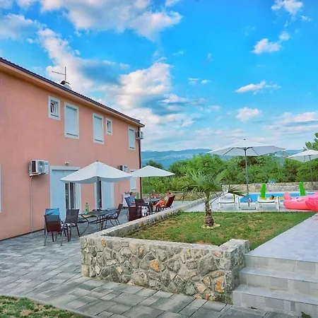 Kuk Apartment