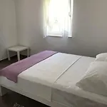 Kuk Apartment