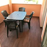 Kuk アパート シロ